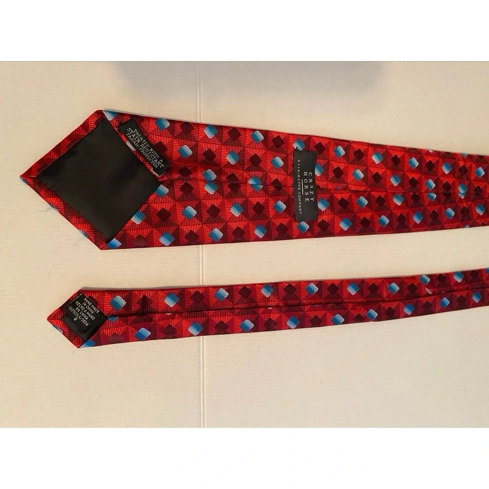 Crazy Horse Red Geometric Diamond Silk Tie A Claiborne Company‎ Mens Necktie